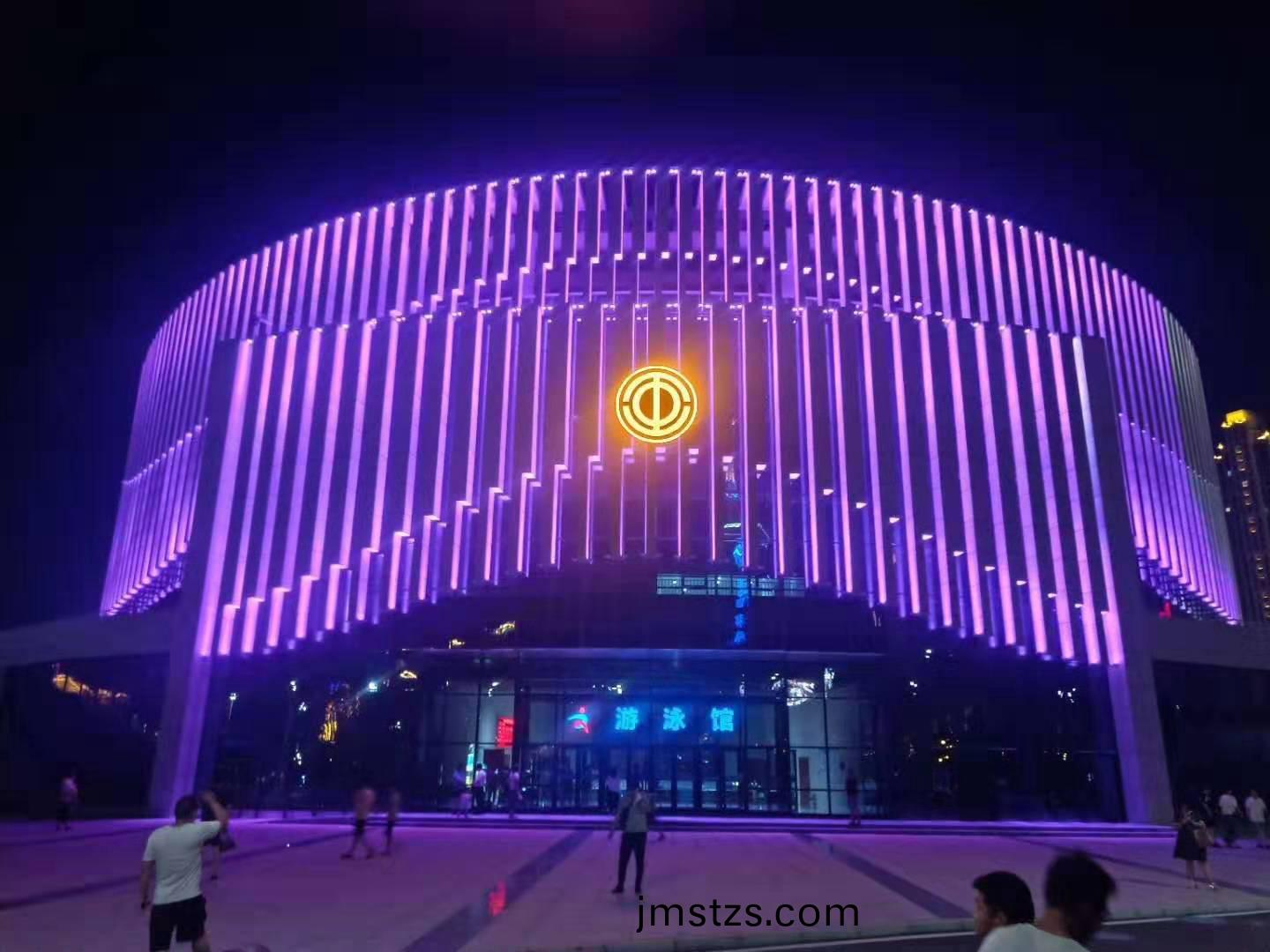 安(an)陽(yang)市職工文化體(ti)育(yu)中心(xin)亮化工(gong)程